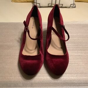 Torrid Women's Velvet Burgundy Heels Nwot